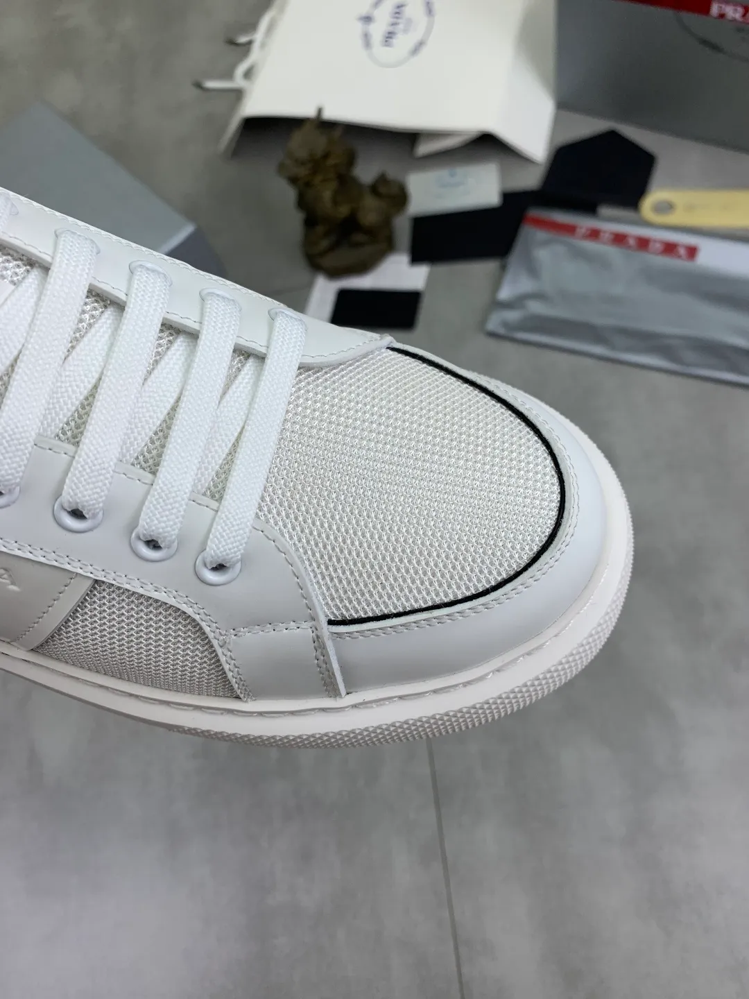 Men's men's shoes 💰P542💰 [New style] popular models are on the official website, 🆘 The trendy brand (Prada) mainly promotes popular models, avant-garde and versatile fashionable men's shoes private version mold opening, cowhide surface splicing 1:1.. Fashionable and simple, original imported cowhide lining cowhide feet; the atmosphere and personality are more fashionable, eye-catching and pursuing class. It will subvert the old idea and be a must-have for fashionistas with you! Must keep it! Tall and comfortable, large and low, high-end quality workmanship. Size: 38-44 4️⃣colors available.